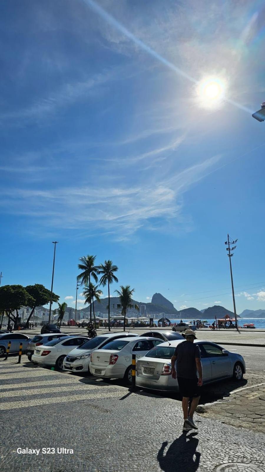 Em Copacabana Pe Na Areia *